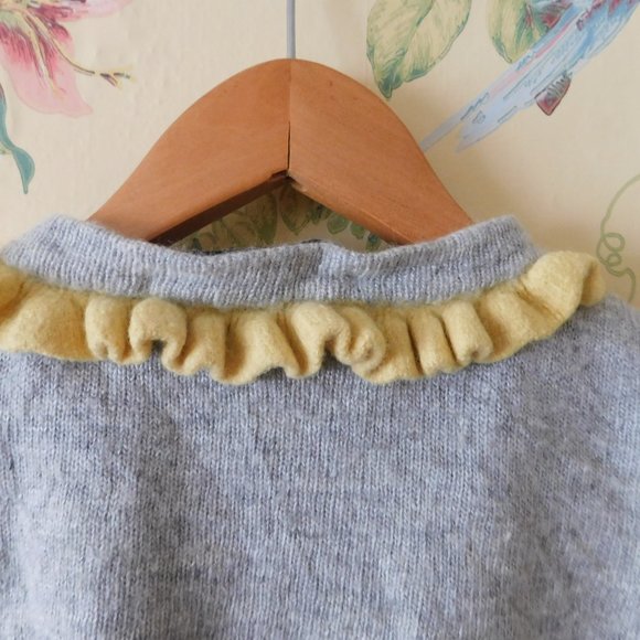 🐻 Vintage Yellow Gray Ruffle Cardigan 🌳🍃 - Picture 9 of 9